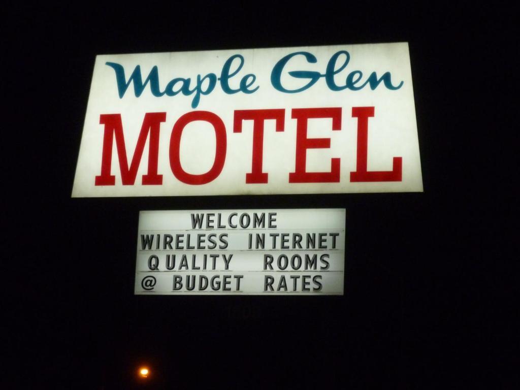 Maple Glen Motel London Exterior photo